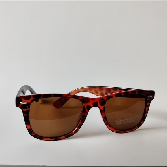 Accessories - Sunglasses​​​​​​​​​​
